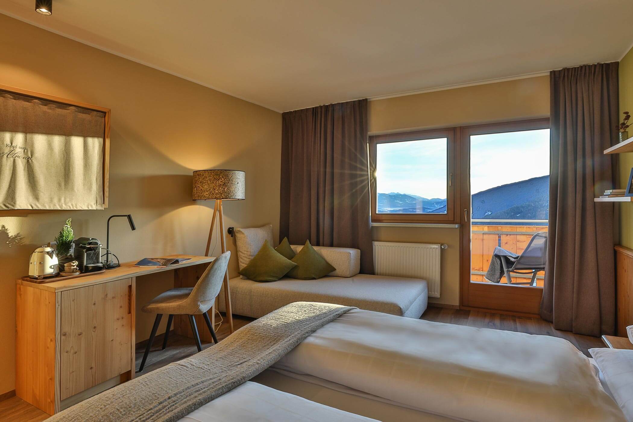 Almnest - Helles Hotelzimmer